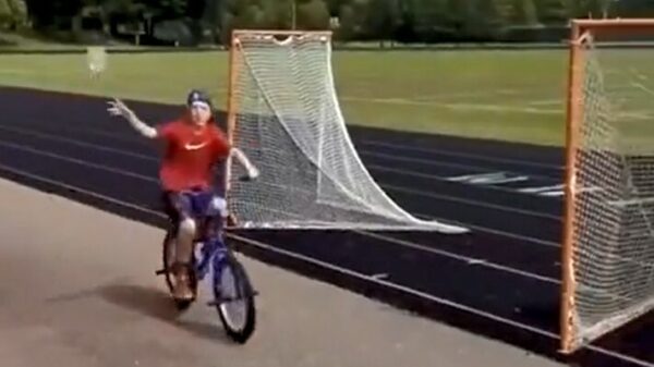 Gavin komt met een dikke bottle flip