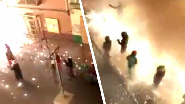 Jezelf opblazen doe je het makkelijkst in een Spaanse vuurwerkstraat