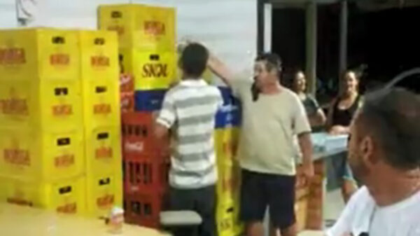 Ik laat ze wel eens even zien hoe het moet