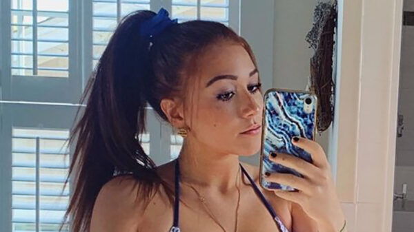 Spiegeltje spiegeltje aan de wand deze vrouwen zijn behoorlijk amusant (44)