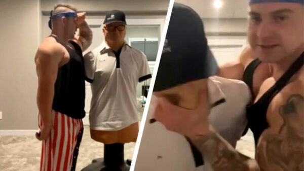 Gespierde Billy uit zijn frustraties door Joe Biden-pop in elkaar te beuken