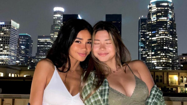 Tussen moeder en dochter zit 23 jaar verschil, maar wie is nou wie?