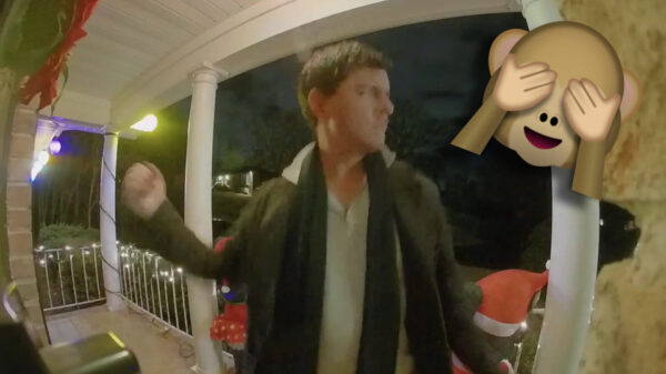 Als je lekker losgaat voor de camera maar voor de verkeerde deur staat