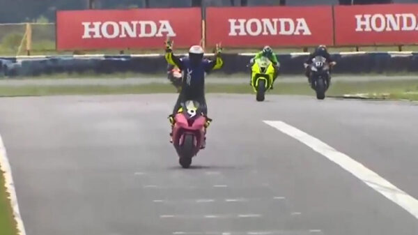 Motorcoureur Andre Veríssimo viert overwinning iets te vroeg