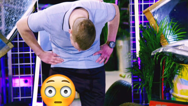 Dankzij deze #!%-tatoeage heeft hij in ieder geval geen seksleven meer!