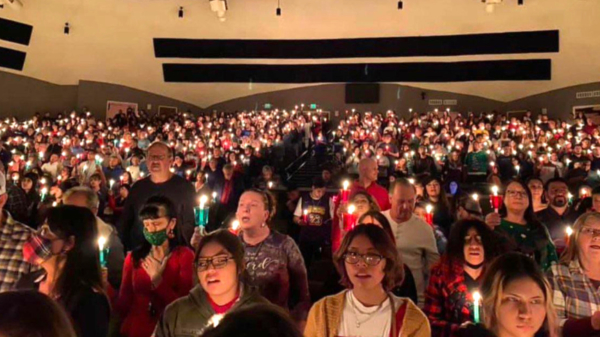 Megakerk in Albuquerque onder vuur nadat beelden van kerstavonddienst uitlekken