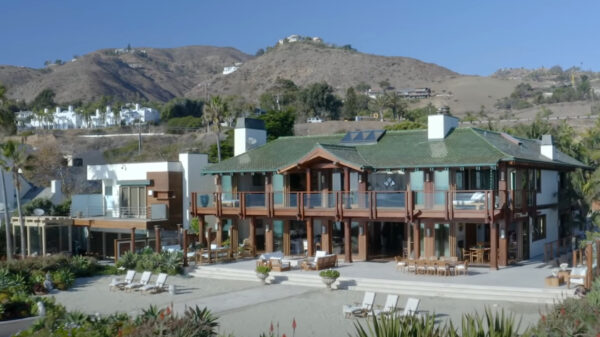 Voor slechts $100.000.000 woon jij in de keet van James Bond