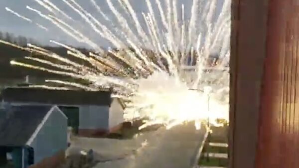 Ondertussen in Zoutkamp: 34 x een 4"shell in één keer de 'lucht' in janken