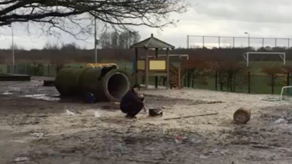 Met een lading carbid een tonnetje in een baan om de aarde knallen (3)