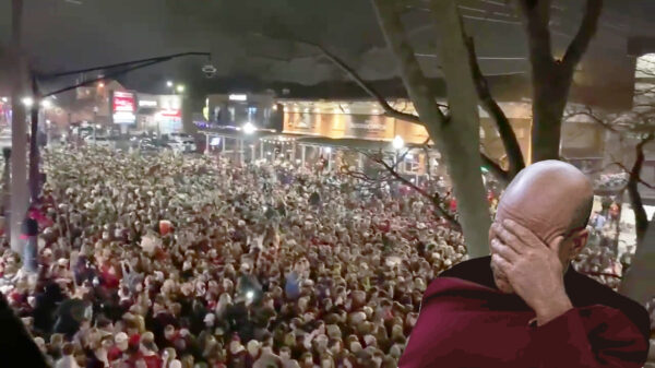 Zucht: duizenden Amerikanen de straat op voor kampioensfeestje in Alabama