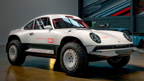 Met deze gepimpte 911 kun je nog eens op safari