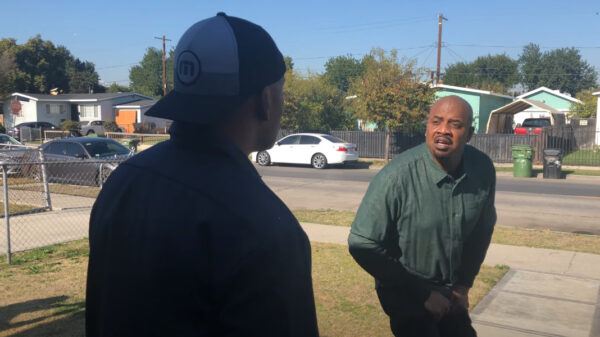 Stemacteurs GTA5 doen hun iconische scène nog eens in real life over