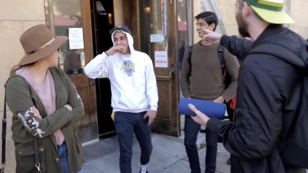 We beginnen het weekend met een heerlijke freestyle van Harry Mack