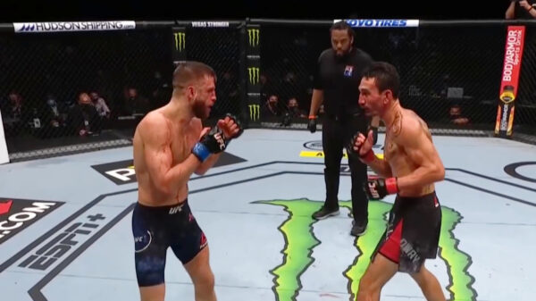 UFC-vechter Max Holloway doet ultieme patsermove tijdens gevecht tegen Kalvin Cattar