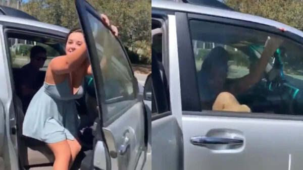 Chick met flinke snoeptafels trekt autodeur dicht met vingers er nog tussen