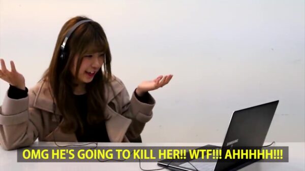 Koreaanse dames kijken naar Amerikaanse natuurfilms voor volwassenen