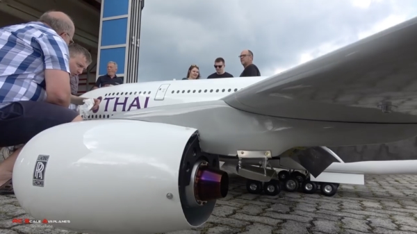 Een stukje vliegen met 's werelds grootste afstandbestuurbare Airbus A380