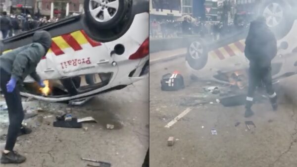 Auto van ProRail wordt gesloopt en in de fik gezet