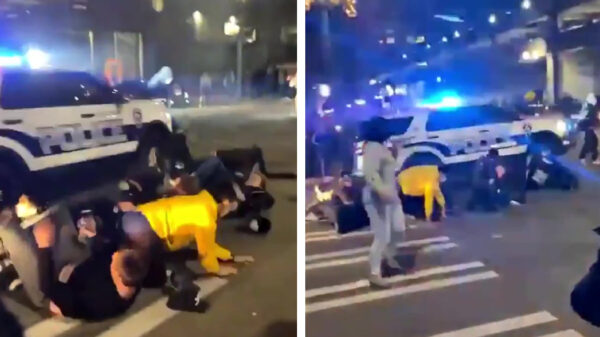 In Washington rijdt de politie doodleuk over demonstranten heen