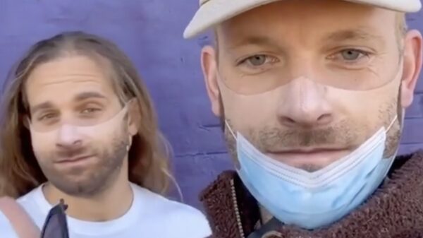 Ideaal: het mondkapje waarmee je voor- en tegenstanders prankt!