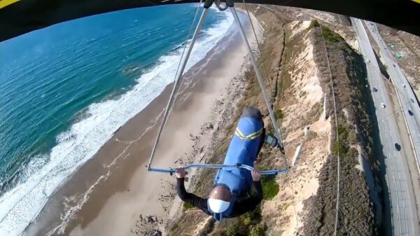 Harnas van deltavlieger schiet los: "The flight that almost killed me"