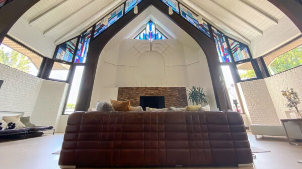 Altijd al in een Deutsche Kirche willen wonen? Kauf denn!