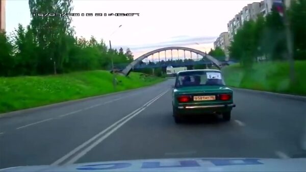 Met zo'n Lada kun je in een achtervolging nog aardig doorjagen