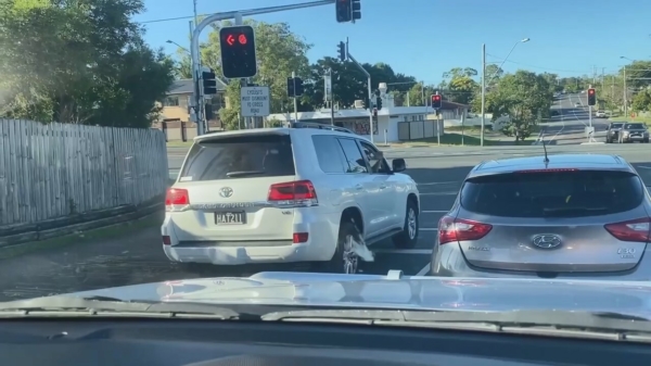 Idioot in Toyota Landcruiser beukt in op automobilist tijdens road rage