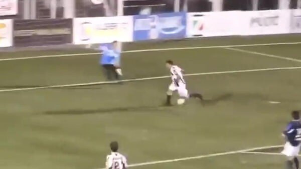 Dit is zonder twijfel de mooiste schijnbeweging van de dag