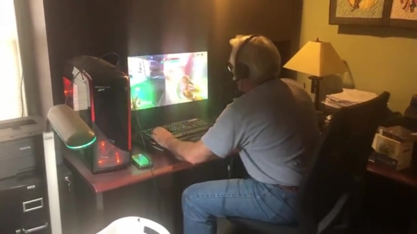 Papa schuift de hele kamer door tijdens een potje Overwatch