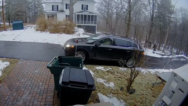 Melissa keert haar SUV op een manier waar menig driftcoureur jaloers op is