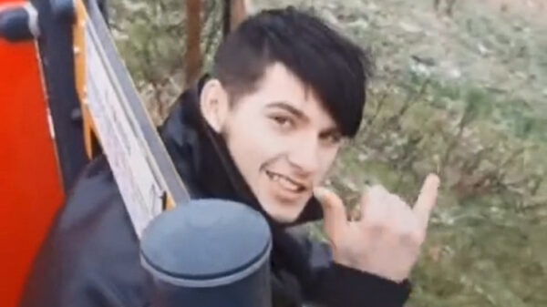 Crashtestdummy wil de nieuwe glijbaan wel eens uitproberen