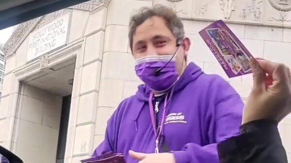 Flyerbaas heeft de perfecte goocheltruc om zijn folders aan de man te krijgen