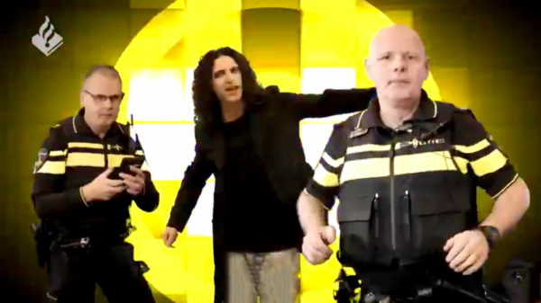Cringe much: politie viert een intern feestje en laat Ali B een liedje R A P P E N
