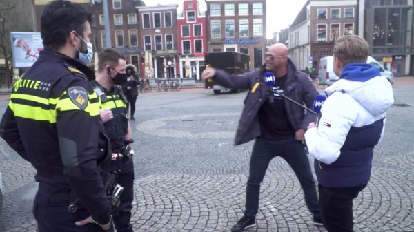 Beroepsidioot Alex Soze gaat wéér los op agenten en krijgt wéér een boete