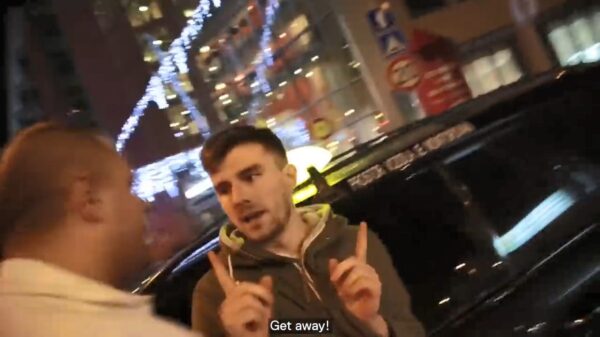 Journalist wordt genaaid en aangevallen door Tsjechische taxichauffeur