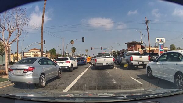 Roadrager wordt meegesleurd door pickup als hij verhaal komt halen