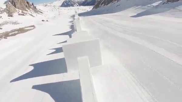 Parkour op je snowboard ziet eruit als een vette videogame
