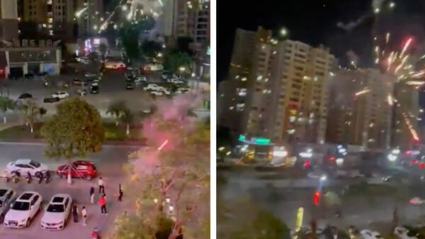 Gelukkig 4719! Het Chinees Nieuwjaar werd traditioneel met vuurwerk gevierd