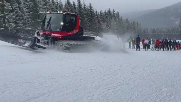 Pistenbully zorgt ervoor dat de latten nog niet hoeven worden opgeborgen