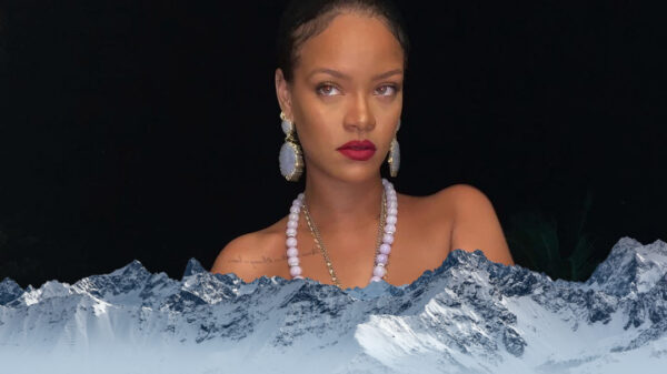 Die arme Rihanna is zowaar haar complete bovenstukje vergeten