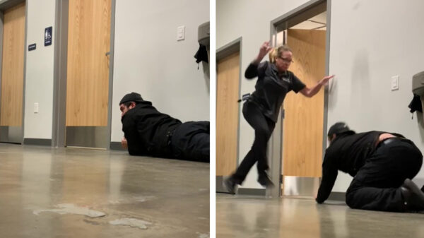 Even je collega laten schrikken eindigt met een bult op je kop