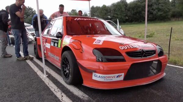 Wel eens een Citroen Saxo met Hayabusa-motor over de weg zien jakkeren?