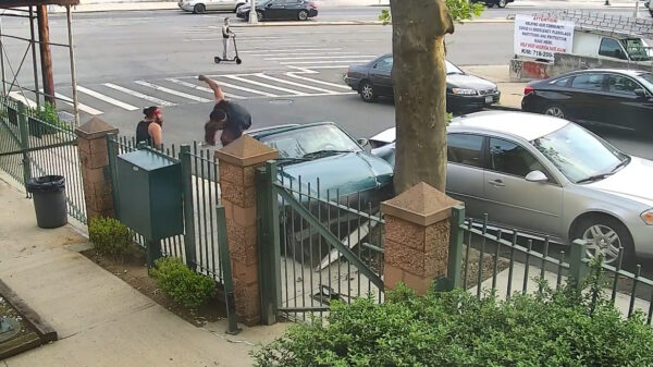 Homies in 'geleende' auto hebben het driften nog niet écht onder controle