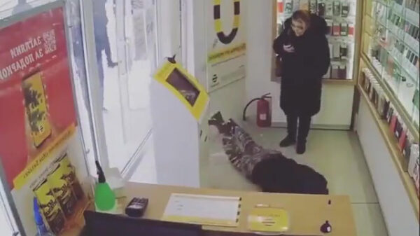 Pas op, de vloer kan binnen ook nog wel eens glad zijn