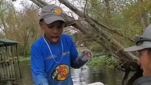 Ventje vangt vis: zo ziet extreme blijheid eruit