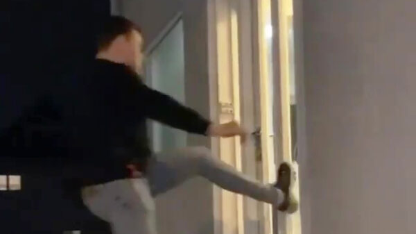 De deur intrappen is niet voor iedereen weggelegd