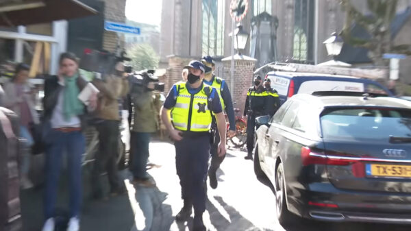 Terrasprotest in Breda was van korte duur, BOA's grijpen in Breda in