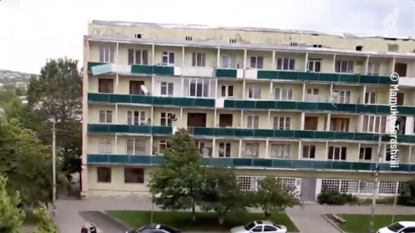 Dak in Georgië houdt het voor gezien na lullig windvlaagje