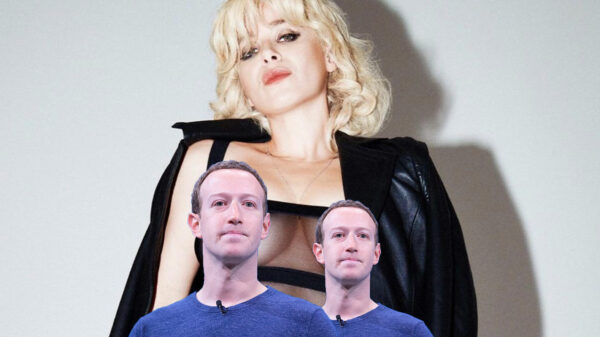 Ook Victoria Koblenko gaat voor de compleet doorzichtige look op Insta